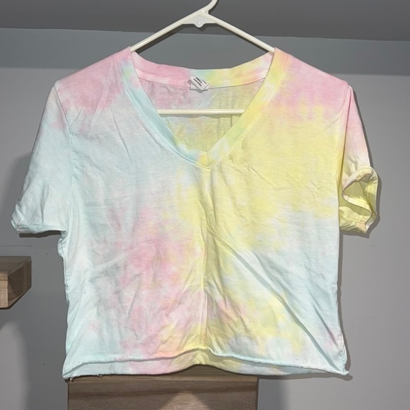 Tilly's Tops - Tie-dye V-neck crop‎ top T-shirt